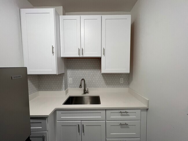 Foto del edificio - Renovated Two-Bedroom Apartment!