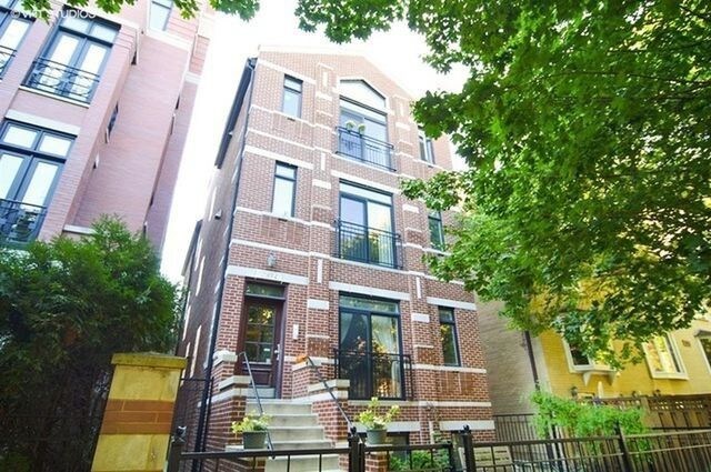 Primary Photo - 2854 N Burling St