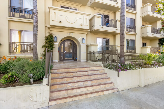 Building Photo - 1417 S Westgate Ave