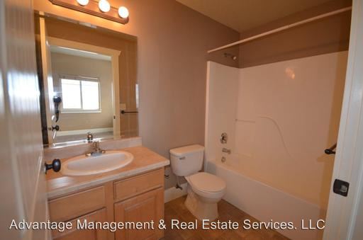 Building Photo - 67 E 200 N