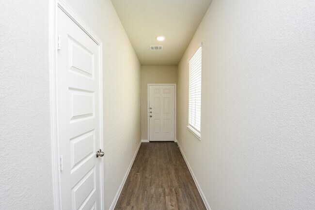 Foto del edificio - 14042 Chinook Dr