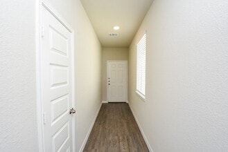 Building Photo - 14042 Chinook Dr