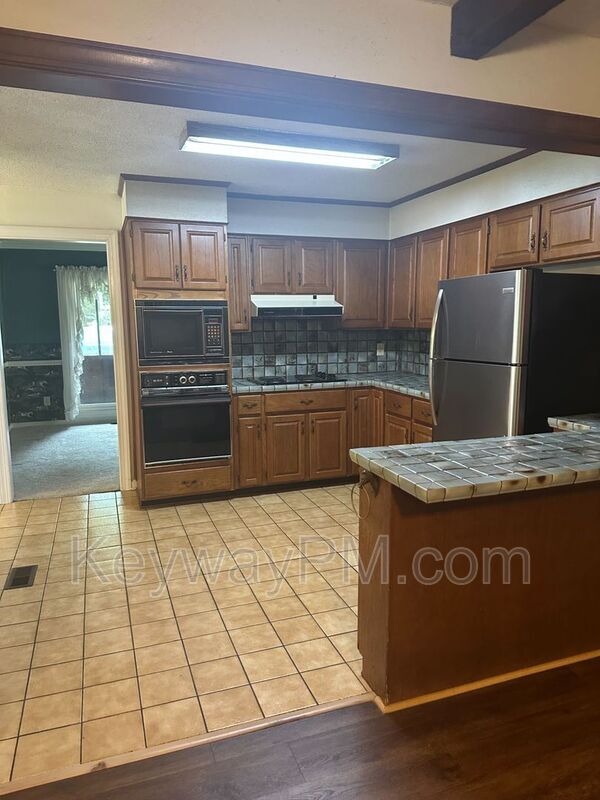 Building Photo - 2819 Knob Hill Farm Rd