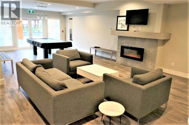 Photo du bâtiment - 4690 Hawk Ln