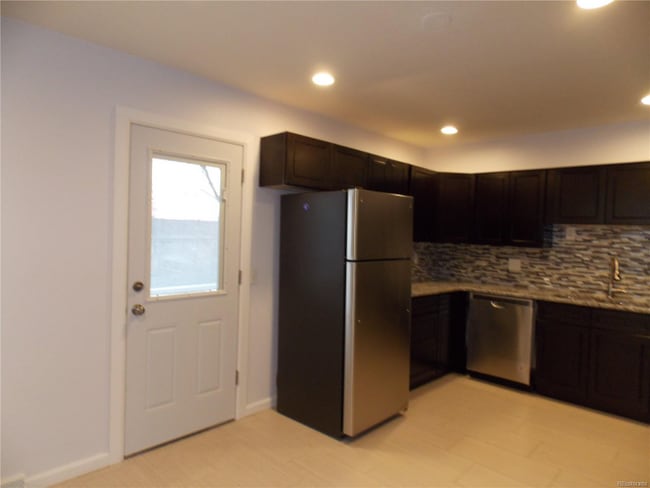 Building Photo - 3618 E 91st Ave