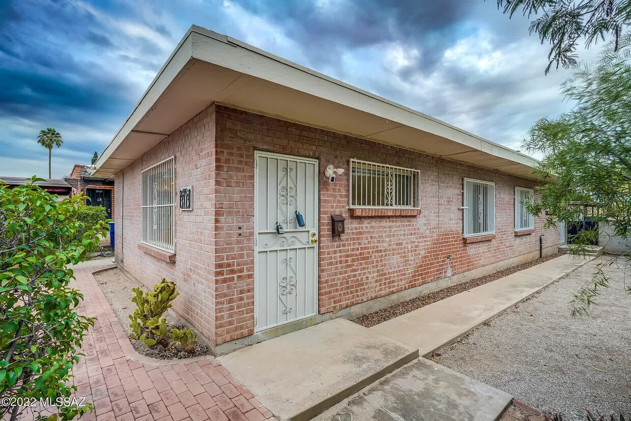Primary Photo - 3173 E Terra Alta Blvd