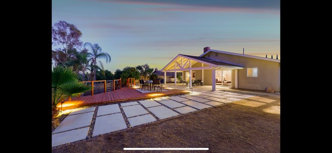 Building Photo - 14637 Poway Mesa Dr