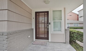 Building Photo - 4331 Marina St