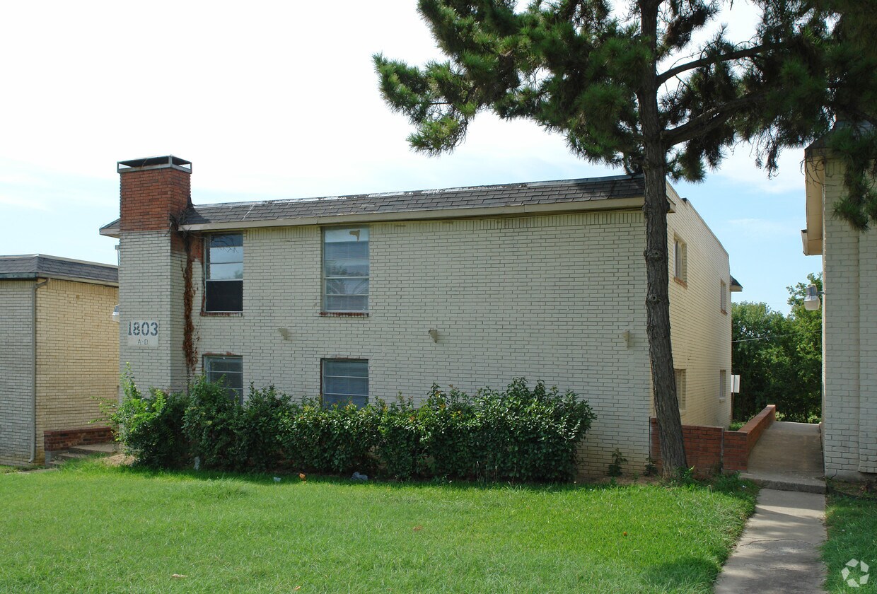 Foto del edificio - 1803 Roman Rd