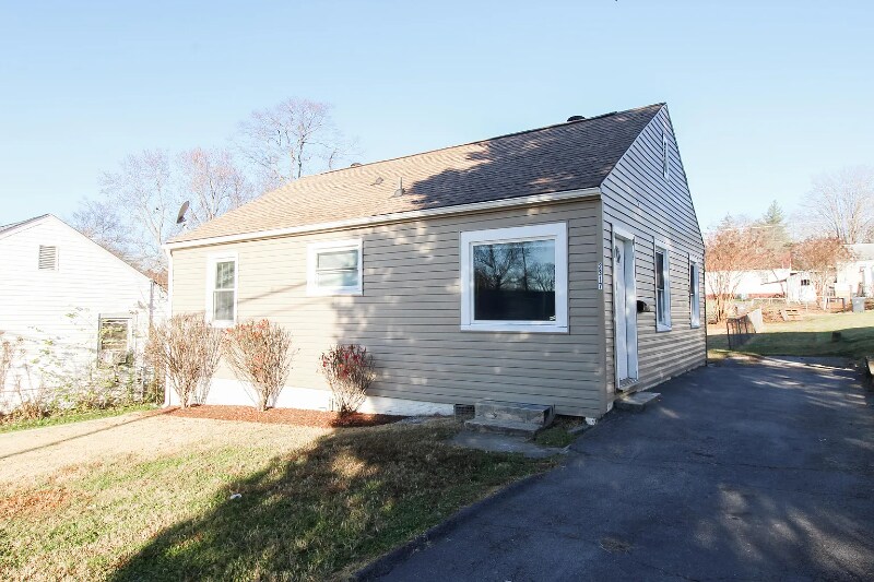 2317 Coker Ave, Knoxville, TN 37917 House for Rent in Knoxville, TN