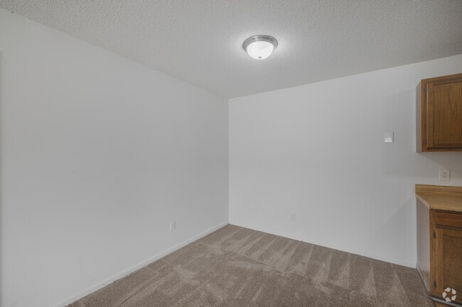 2BR, 2BR - 1,000SF - Dining Room - Forest Lake Apartments