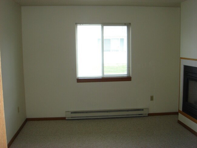 Building Photo - 820 Bruce Ct