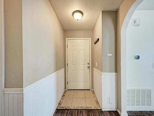 Building Photo - 14910 Mossycup Ln