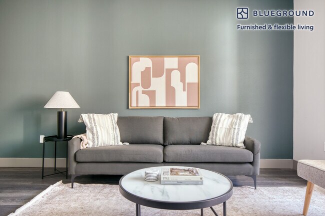 Foto del edificio - 5100 Wilshire Blvd