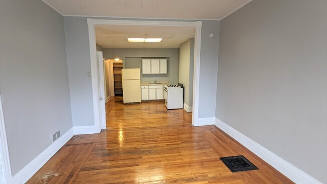 Building Photo - 240 5th Ave