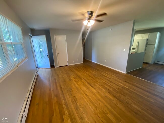 Building Photo - 8044 Beechwood Ave