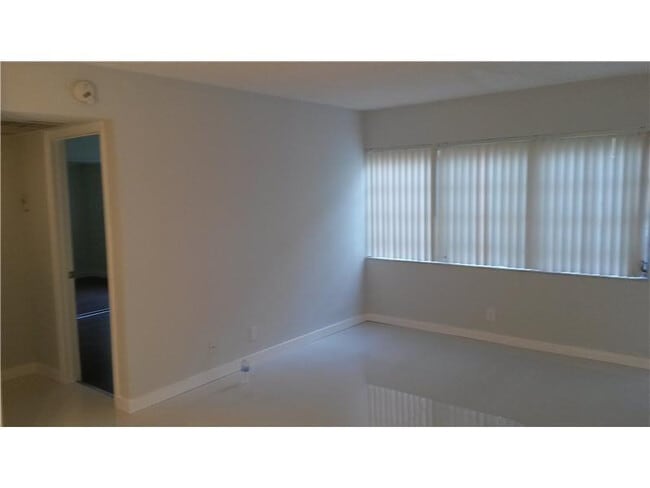 Foto del edificio - 9948 Twin Lakes Dr