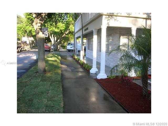 Building Photo - 701 S 21st Ave