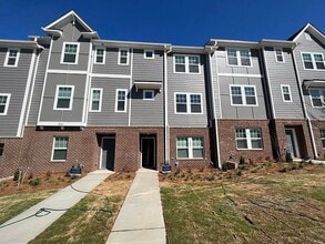 Building Photo - 2027 Tears Ln