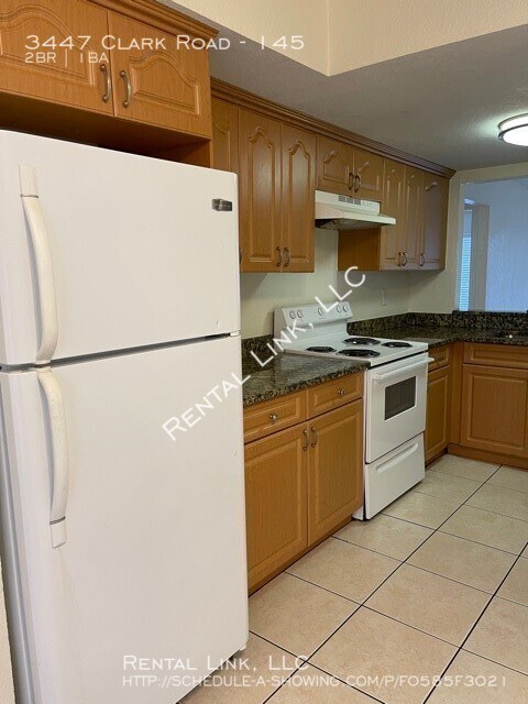 Foto del edificio - 2 bedroom condo for rent in Sienna Park