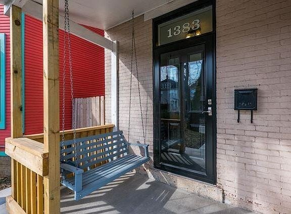 Building Photo - 1383 Summit St