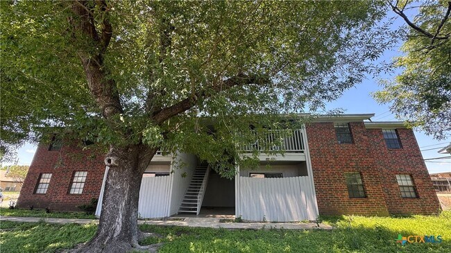 Foto del edificio - 2109 Hinkle Ave