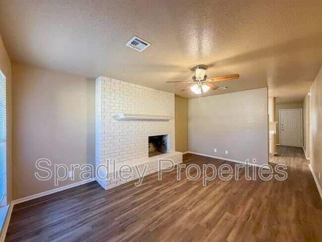 Building Photo - 3701 Ivanhoe Dr