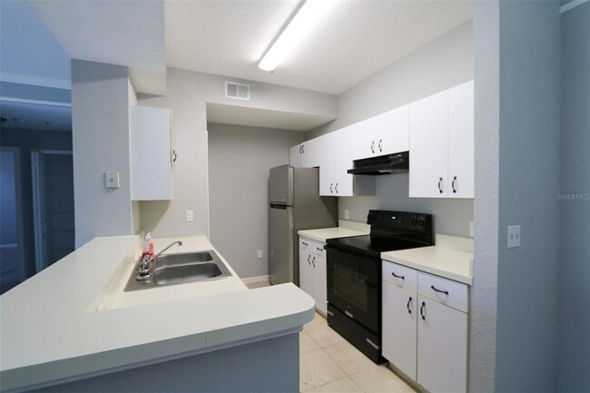 Building Photo - 17101 Carrington Park Dr