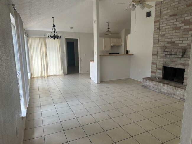 Foto del edificio - 6939 Greenyard Dr