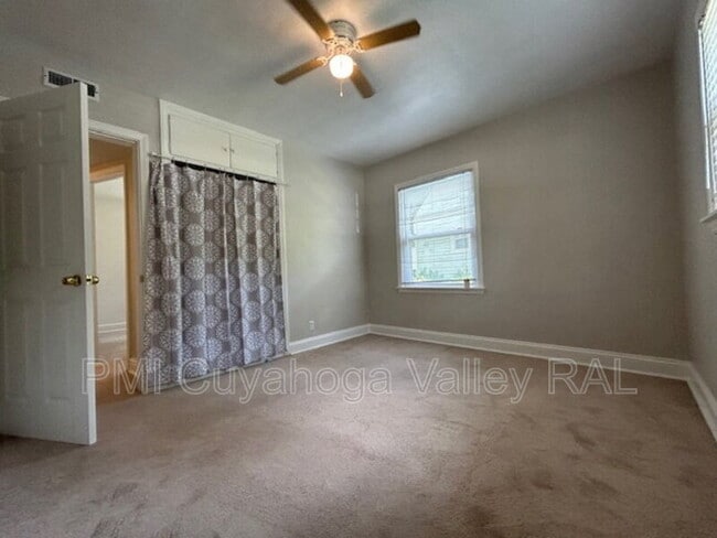 Building Photo - 2357 Suncrest Dr