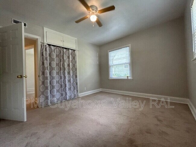 Foto del edificio - 2357 Suncrest Dr