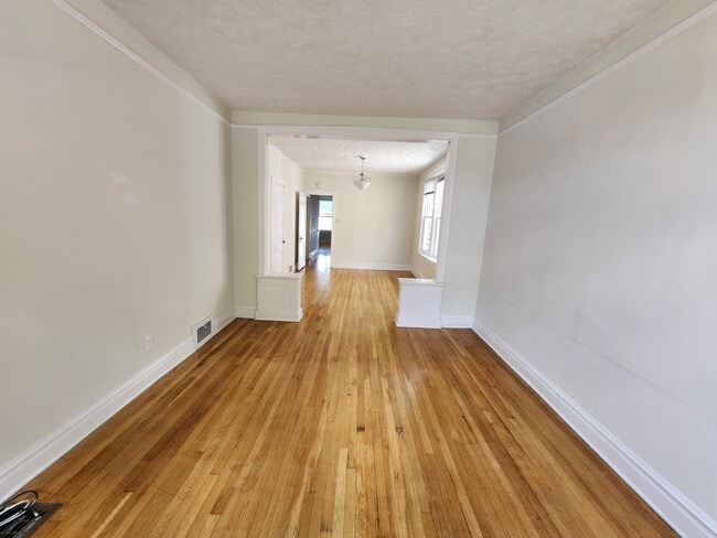 Livingroom - 3010 N Washtenaw Ave