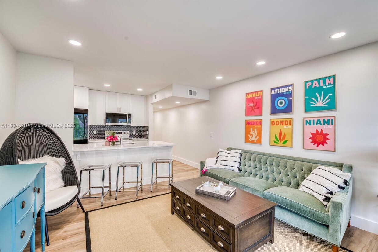 Foto principal - 151 Cypress Point Dr