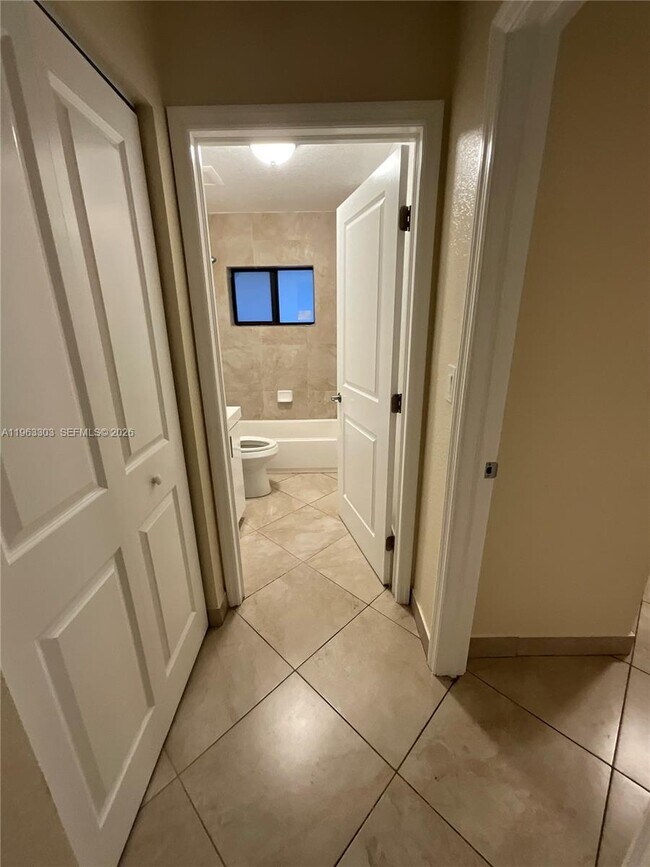 Foto del edificio - 437 NW 81st St.