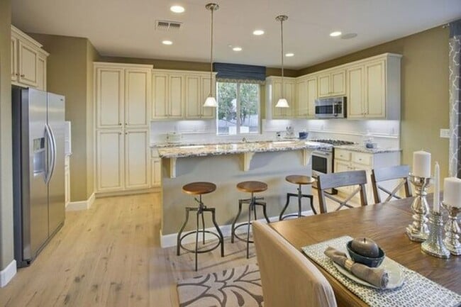 Building Photo - Beautiful Home in Lincoln! - 27 E Street