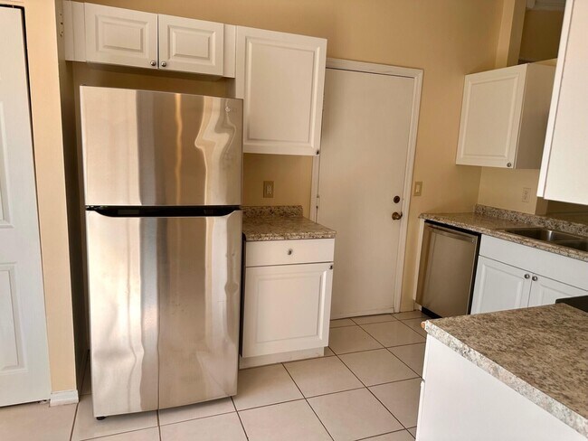 Building Photo - 3620 Miramontes Cir