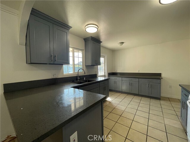 Foto del edificio - 4512 N Sunflower Ave