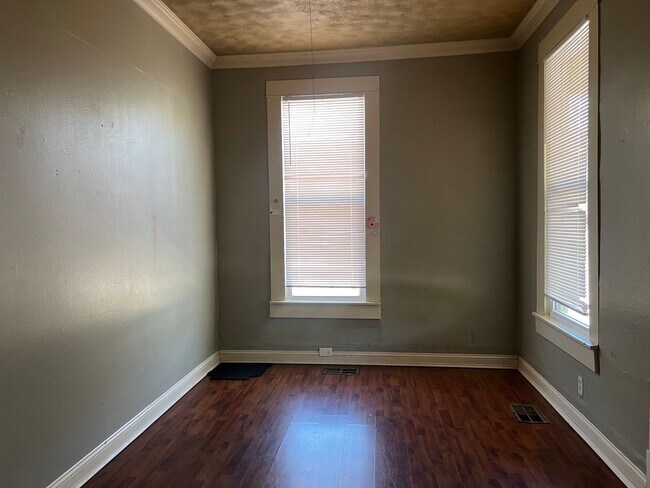 Building Photo - Half off the first Full Months rent! .Clos...