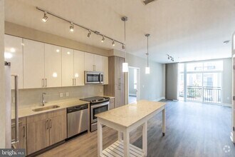 Building Photo - 145 Riverhaven Dr