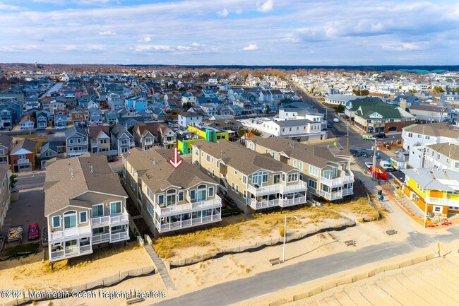 Building Photo - 221 Beach Front