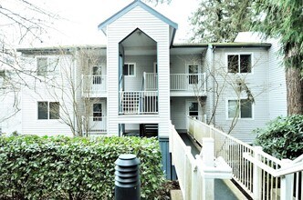 Building Photo - 12760 NE 10th Pl