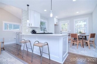 Building Photo - 3459 Airlie St