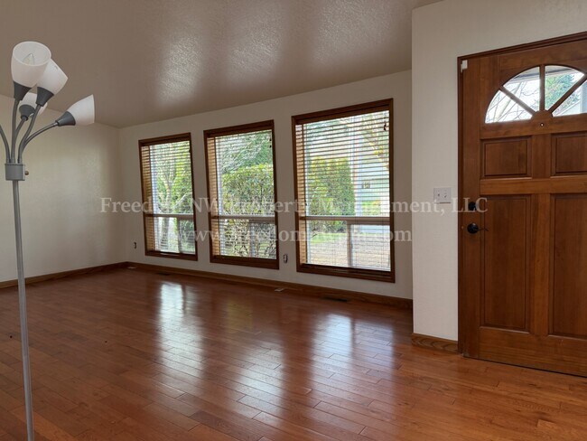 Foto del edificio - 6150 E Sarazen St SE