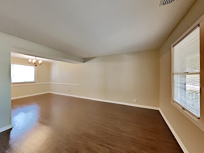 Building Photo - 5617 Bethesda Ct