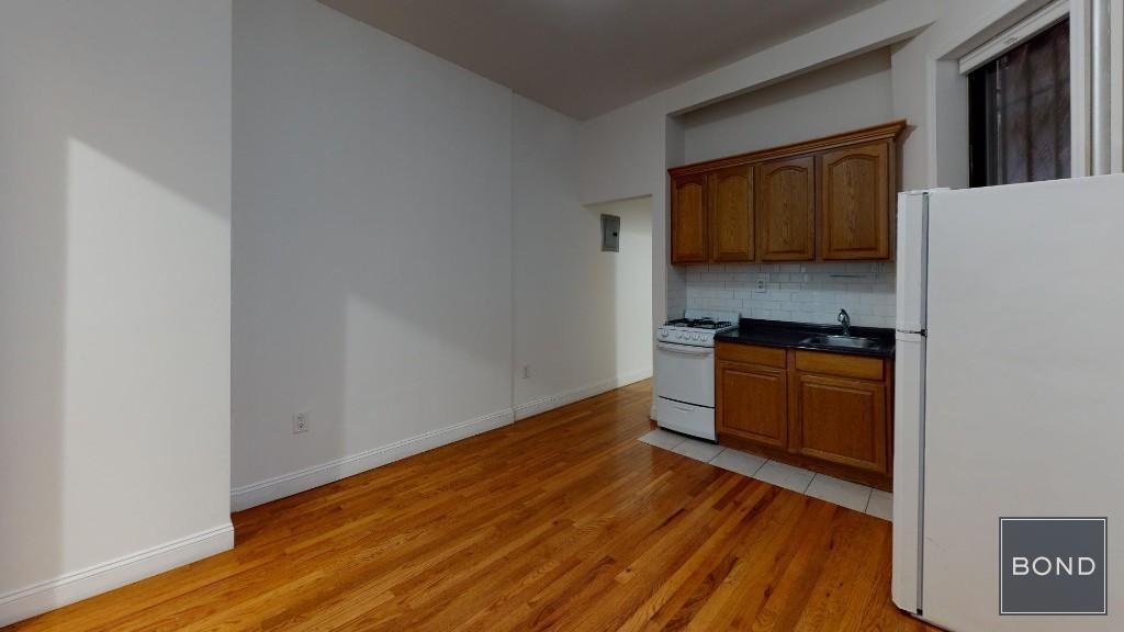 Primary Photo - 228 E 36th St
