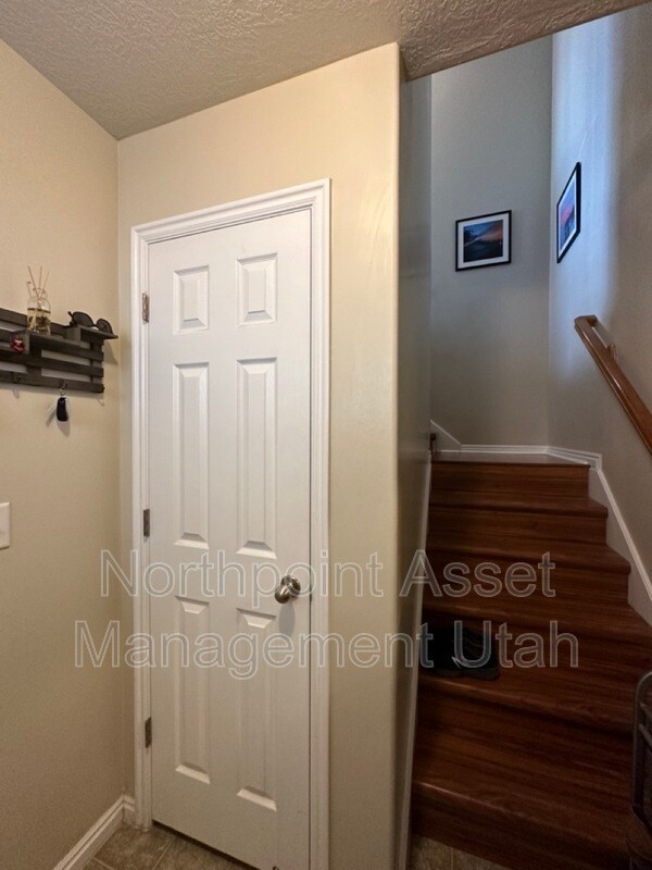 Foto del edificio - 292 Birmingham Ln
