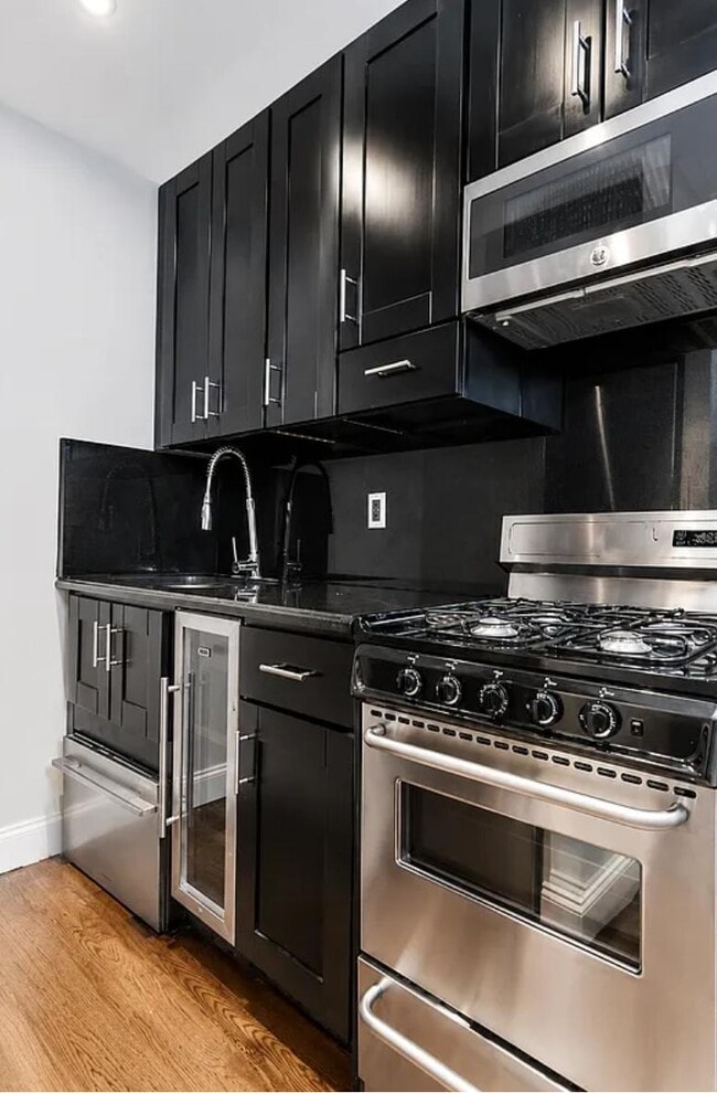 Building Photo - 438 W 52nd St