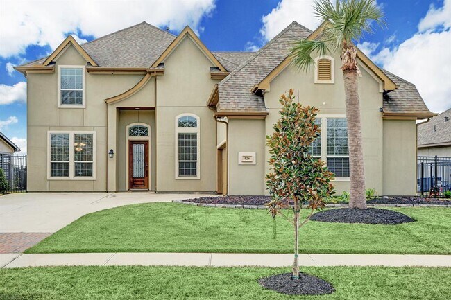 Building Photo - 528 Amalfi Dr