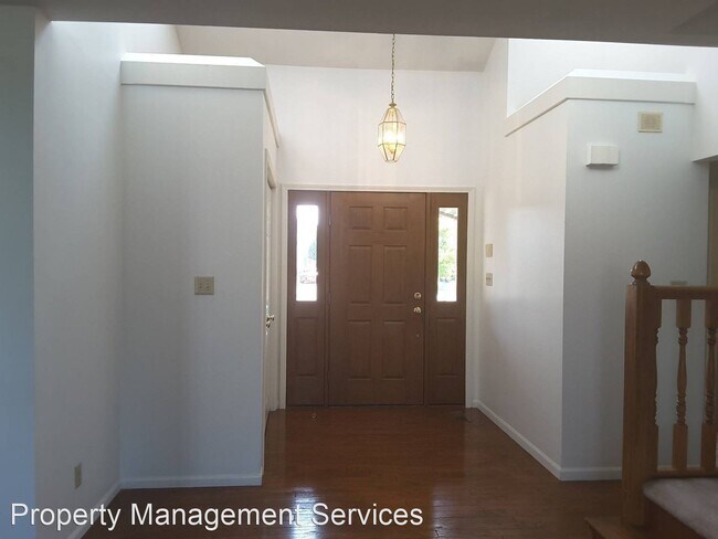 Building Photo - 3 br, 3 bath House - 921 Larimer Drive