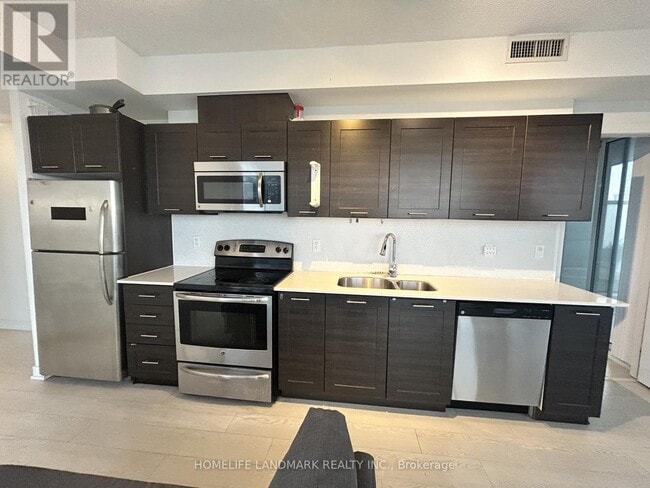 Building Photo - 20 Bruyeres Mews